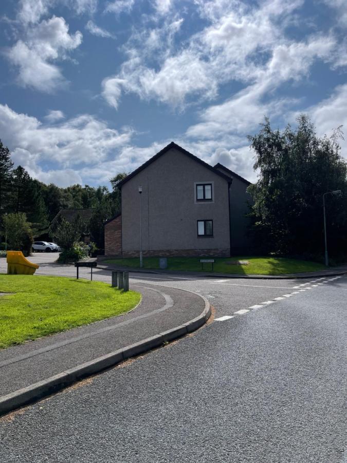 Comfortable, Modern Apartment With Parking. Inverness. Exterior foto